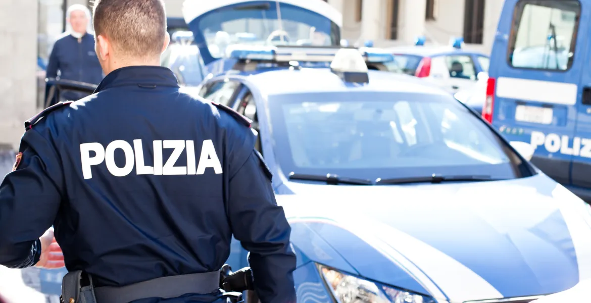 Bari: controlli della Polizia in bar e sale Vlt, sanzioni per 10.000 euro