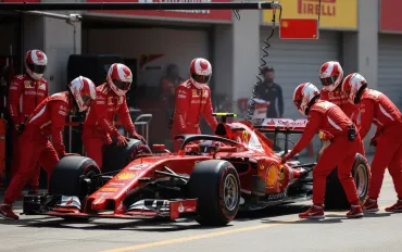 Ferrari e lo scontro frontale con la FIA: Vasseur denuncia il caos dei regolamenti 2026