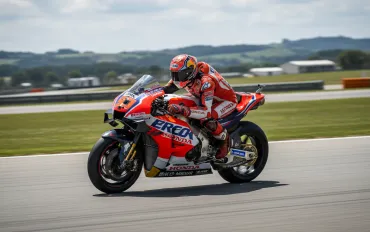 Il dramma di Johann Zarco a Barcellona: carriera a rischio e lungo stop dopo l'incidente