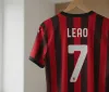 Leao e il Milan ai ferri corti: il post social della discordia accende il mercato