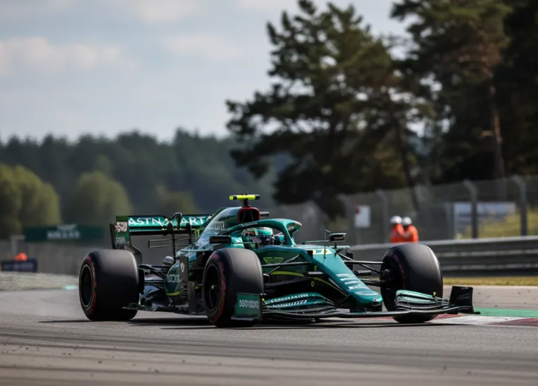 Alonso sfida il tempo: L'Aston Martin AMR26 ha ancora decimi nascosti da estrarre