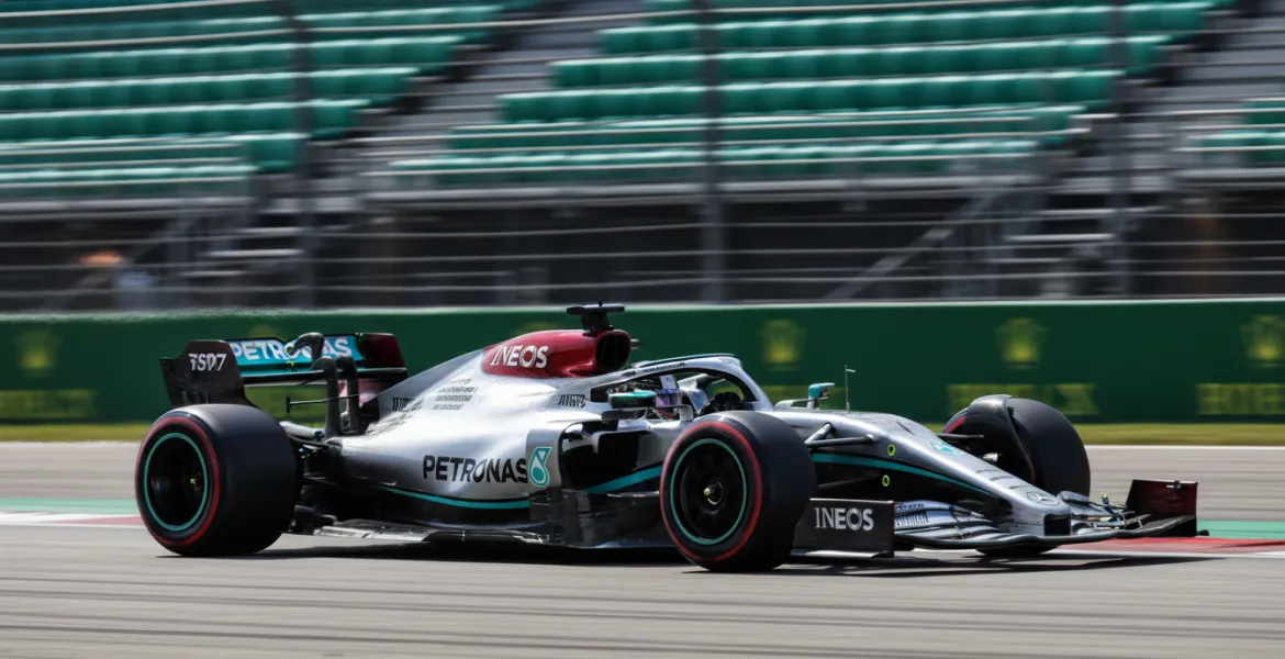 Antonelli cala il poker a Montreal: Russell KO e furioso, Hamilton porta la Ferrari sul podio