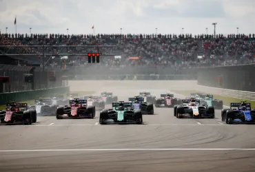 Kimi Antonelli imperiale a Montreal: Hamilton e la Ferrari sognano sul podio canadese