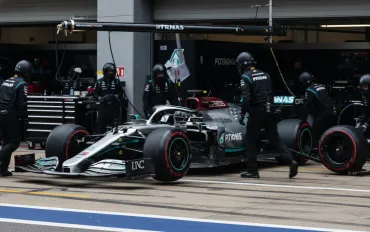 Mercedes, dramma Russell a Montreal: la batteria spegne i sogni di gloria