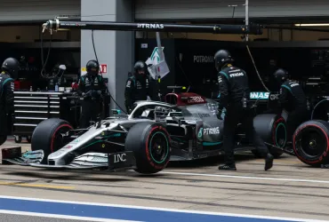 Mercedes, dramma Russell a Montreal: la batteria spegne i sogni di gloria