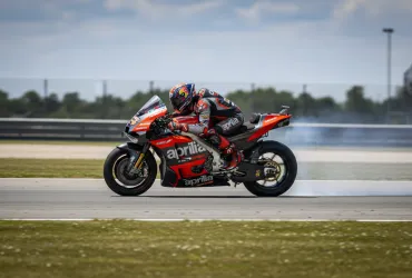 Aprilia lancia la sfida al Mugello: Bezzecchi e Martín pronti per il riscatto dopo Barcellona