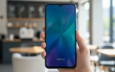 Infinix Hot 70: la rivoluzione cromatica e tecnologica della fascia entry-level