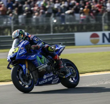 Rins compie il miracolo al Mugello: Yamaha in Q2 ma il pilota avverte sulla crisi tecnica