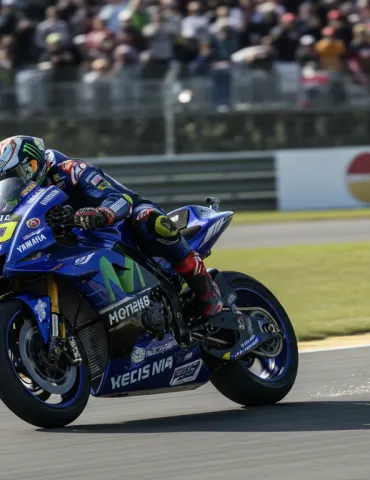 Rins compie il miracolo al Mugello: Yamaha in Q2 ma il pilota avverte sulla crisi tecnica