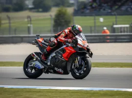 Marea nera al Mugello: Marco Bezzecchi e Aprilia dominano il Gran Premio d'Italia