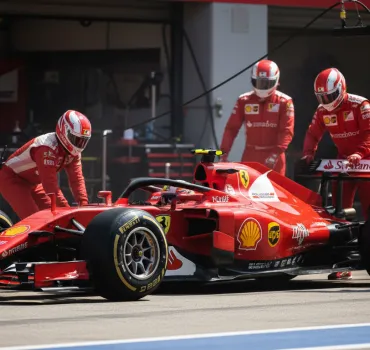 Lewis Hamilton e la Ferrari a caccia del trono: Monaco può consacrare il Re Nero in rosso