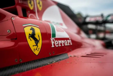 Leclerc e Ferrari, legame eterno: ufficiale il rinnovo pluriennale a Maranello