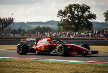 Charles Leclerc e Ferrari: Un patto d'amore e velocità per il sogno iridato