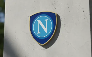 De Laurentiis e il futuro del Napoli: l'ombra di Allegri e la sfida totale sul mercato