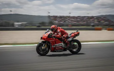 Marc Marquez leggenda Infinita: Il trionfo storico in Ungheria raccontato da Ducati