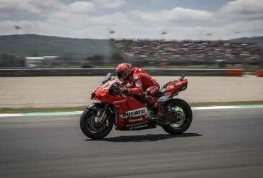 Marc Marquez leggenda Infinita: Il trionfo storico in Ungheria raccontato da Ducati
