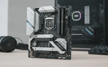 Gigabyte B840M Force WIFI6E: la nuova frontiera AM5 per il gaming accessibile