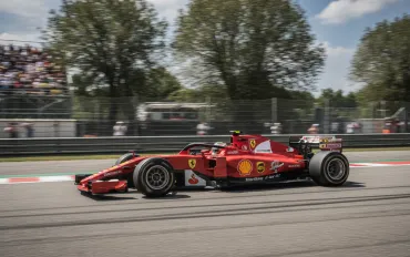 Ferrari al bivio: Lewis Hamilton è l'unica speranza per il titolo?