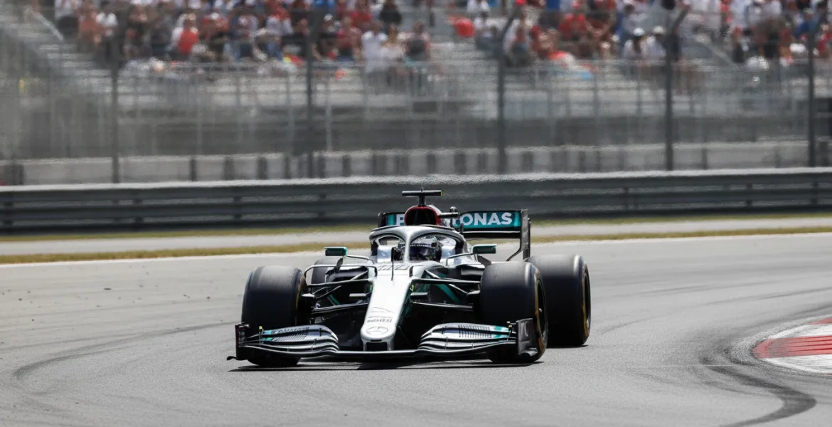 Mercedes, l'incubo tecnico di Russell: il guasto al pit stop che ha cambiato la storia a Barcellona