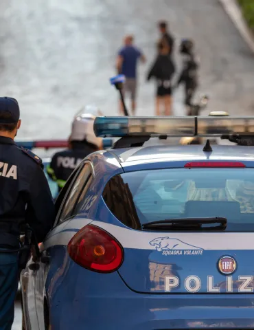 Milano, smantellata la banda delle tre campanelle al Parco Sempione: 6 arresti