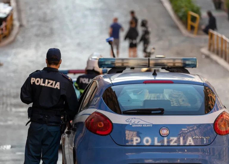 Milano, smantellata la banda delle tre campanelle al Parco Sempione: 6 arresti