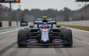 Carlos Sainz rompe il silenzio: Williams lontana un secondo dai primi, promesse non mantenute