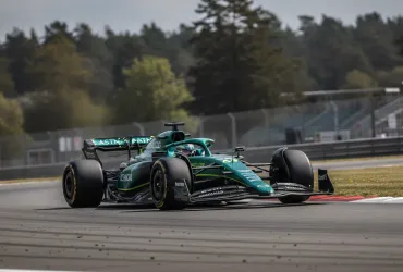 Aston Martin e la scommessa AMR26 Evo: Adrian Newey e Honda pronti al rilancio in Ungheria