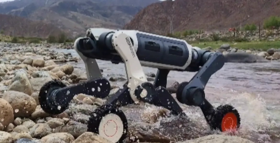 Lynx M20S di DEEP Robotics: Il robot quadrupede che sfida i ghiacci e le vette più impervie