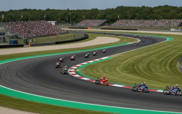 Assen si tinge di nero e azzurro: Raul Fernandez e Ogura firmano il capolavoro Trackhouse
