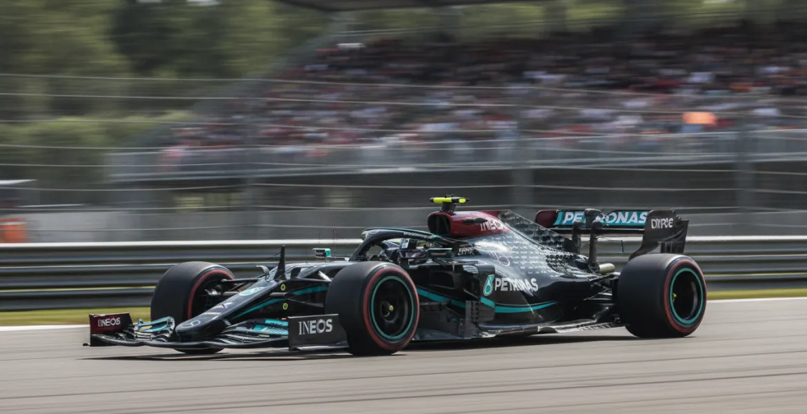 Russell trionfa a Spielberg e riapre il Mondiale: Verstappen tra le due Mercedes