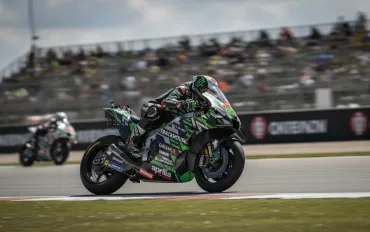 MotoGP Assen 2026: Storica Doppietta Trackhouse, Ogura vince e Martin vola in vetta