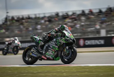 MotoGP Assen 2026: Storica Doppietta Trackhouse, Ogura vince e Martin vola in vetta