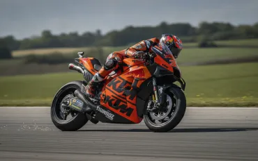 Pedro Acosta shock ad Assen: ritiro immediato e operazione d'urgenza al braccio