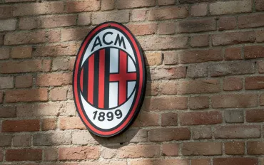 Milan, rivoluzione in difesa: tra il sogno Van Dijk e la pista Gonçalo Inácio