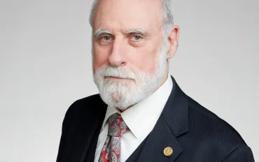 Vinton Cerf si ritira: cala il sipario sulla carriera del padre di Internet