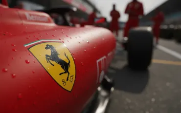 Leclerc trionfa a Silverstone: Ferrari spezza l'incubo e guarda al titolo