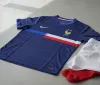 Alta tensione tra Mbappé e Gill: scintille e veleni dopo il sofferto successo della Francia sul Paraguay