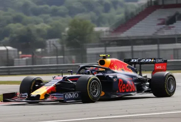 Crisi Red Bull a Silverstone: Verstappen tradito dall'ala posteriore e dal mercato