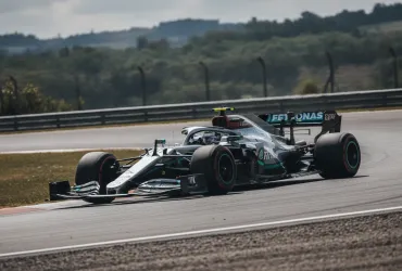 Kimi Antonelli e l'impresa di Silverstone: guida la Mercedes W17 oltre il limite tecnico