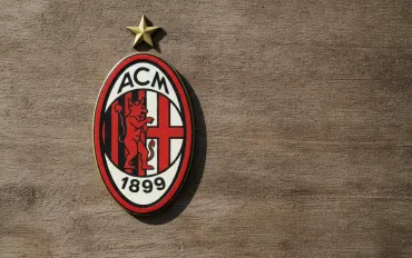 Milan, rivoluzione trequarti: Ibrahimovic punta su Alajbegovic e Karetsas per il nuovo ciclo