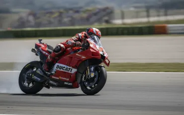 Marc Marquez nella leggenda: 10 volte Re del Sachsenring come Agostini