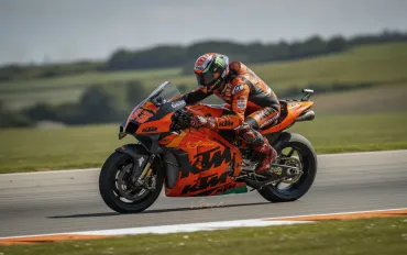 Pedro Acosta, l'impresa del Sachsenring: oltre il dolore per sfidare i giganti