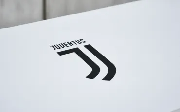 Dibu Martinez e il muro dell'Aston Villa: la Juventus si scontra con il no di Vidagany