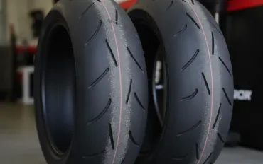 MotoGP 2027: Pirelli e il dilemma della pressione gomme nella nuova era