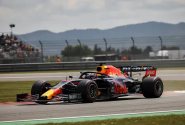 GP Belgio, Verstappen vola a Spa ma la Ferrari è in agguato: Hamilton e Leclerc inseguono