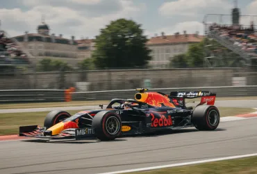 Verstappen furioso contro la F1 2026: Potenza da Formula 3 ma con l'aerodinamica da F1