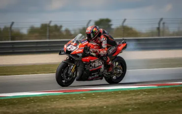 Marco Bezzecchi e la sfida contro il tempo: riabilitazione lampo per il ritorno a Silverstone