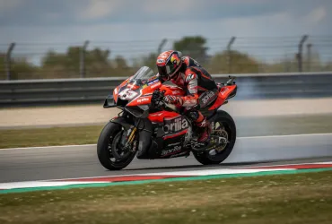 Marco Bezzecchi e la sfida contro il tempo: riabilitazione lampo per il ritorno a Silverstone