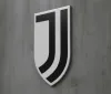 Juventus, rivoluzione totale sul mercato: svanisce Dibu Martinez, si punta tutto su Vicario e Franck Kessie