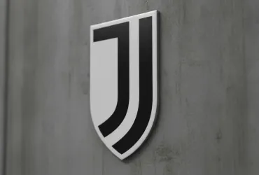 Juventus, rivoluzione totale sul mercato: svanisce Dibu Martinez, si punta tutto su Vicario e Franck Kessie